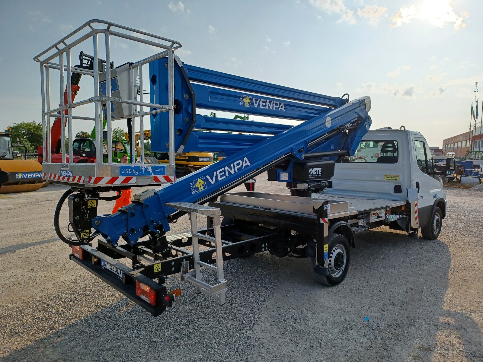 AUTOCARRATA 25 M